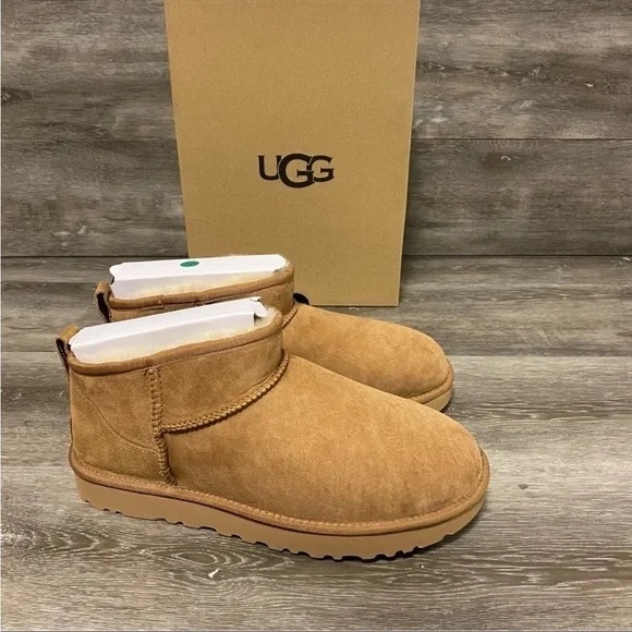 Brand New UGG Classic Ultra Mini Boot for Women🥰 - Picture 1 of 5